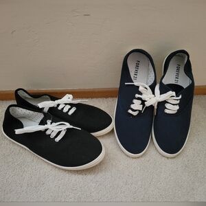NEW Forever 21 Women's Black and Navy Blue Canvas Lace Up Sneakers 8
